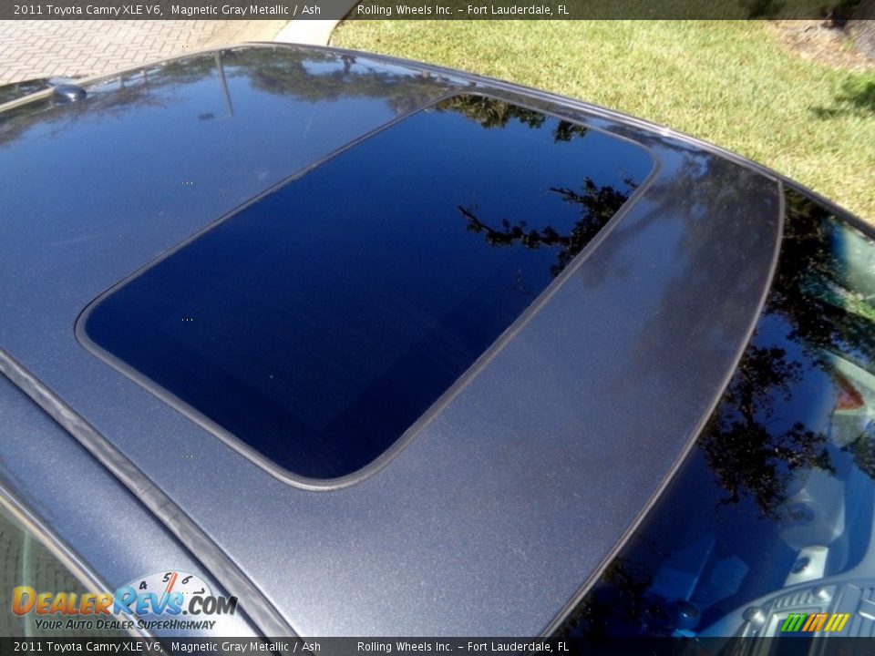 2011 Toyota Camry XLE V6 Magnetic Gray Metallic / Ash Photo #27