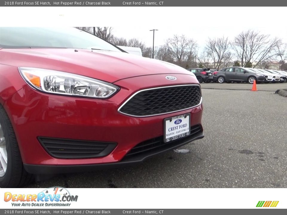 2018 Ford Focus SE Hatch Hot Pepper Red / Charcoal Black Photo #27