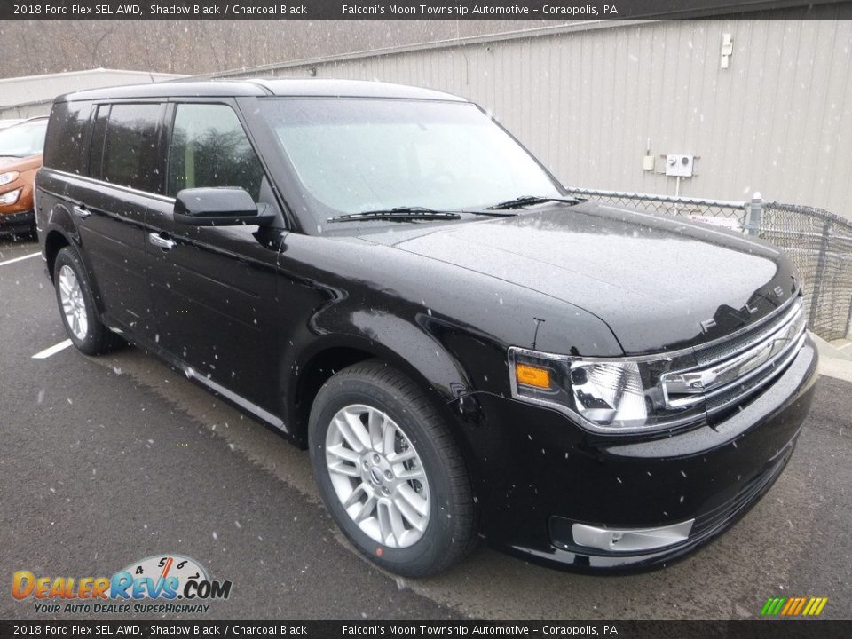 Front 3/4 View of 2018 Ford Flex SEL AWD Photo #3