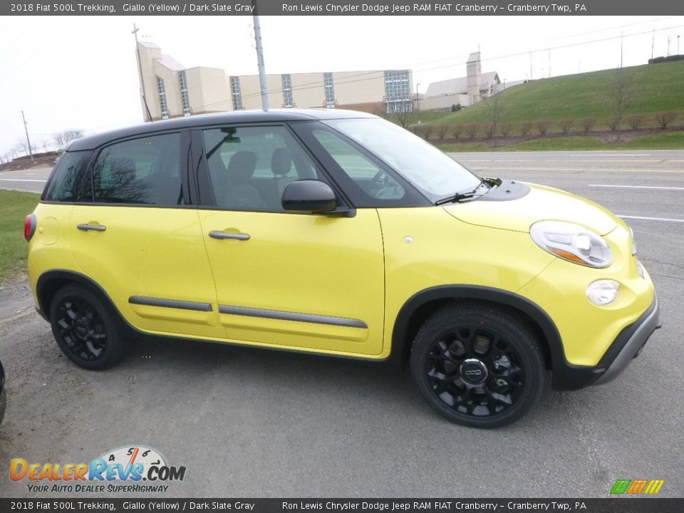 2018 Fiat 500L Trekking Giallo (Yellow) / Dark Slate Gray Photo #6