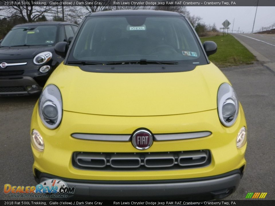 2018 Fiat 500L Trekking Giallo (Yellow) / Dark Slate Gray Photo #8