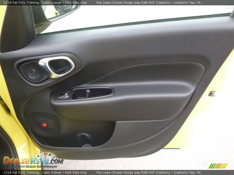 2018 Fiat 500L Trekking Giallo (Yellow) / Dark Slate Gray Photo #10