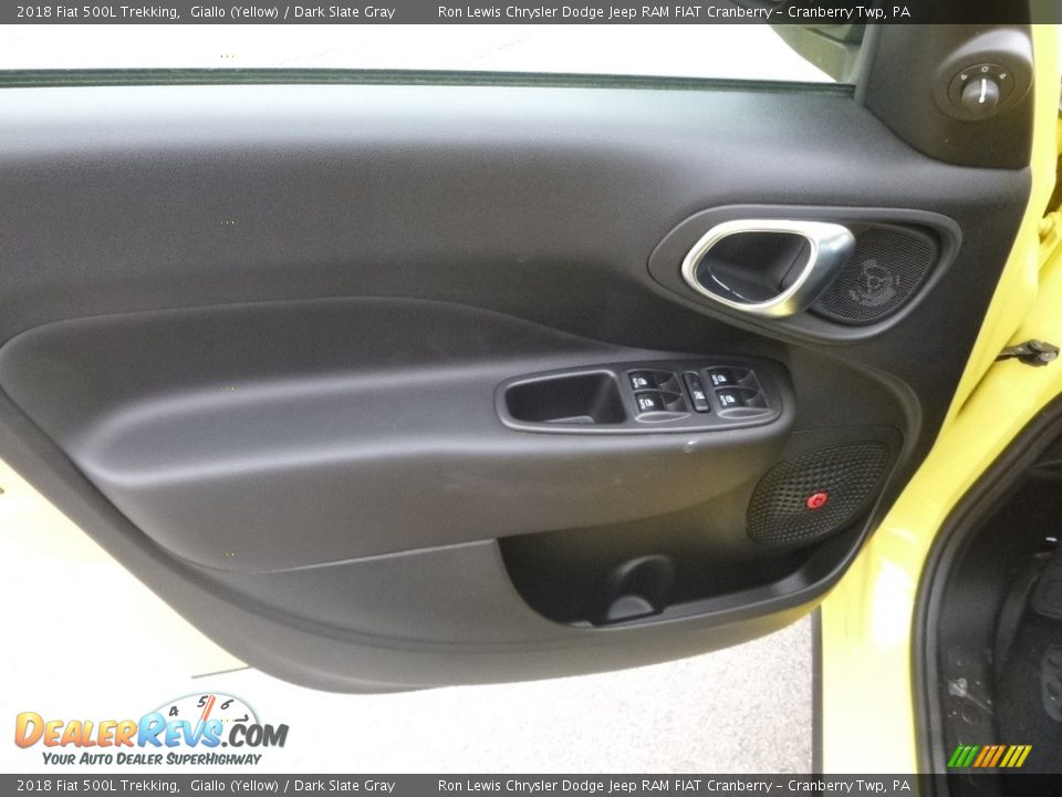 2018 Fiat 500L Trekking Giallo (Yellow) / Dark Slate Gray Photo #14