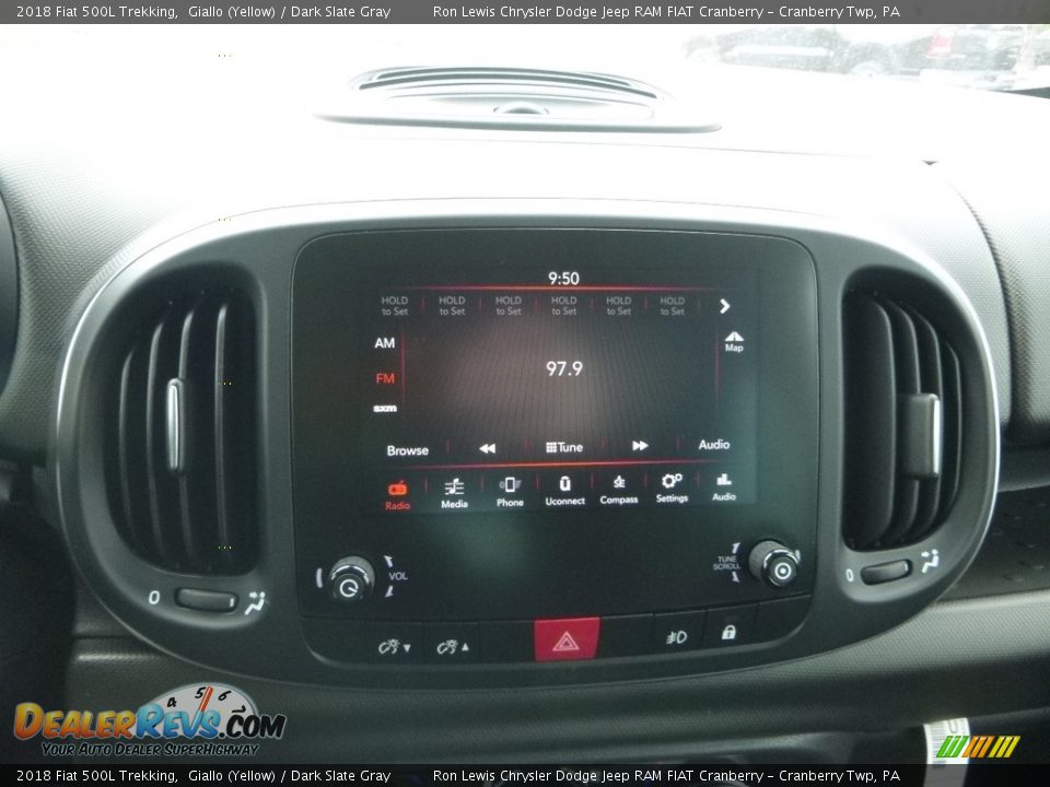 2018 Fiat 500L Trekking Giallo (Yellow) / Dark Slate Gray Photo #17