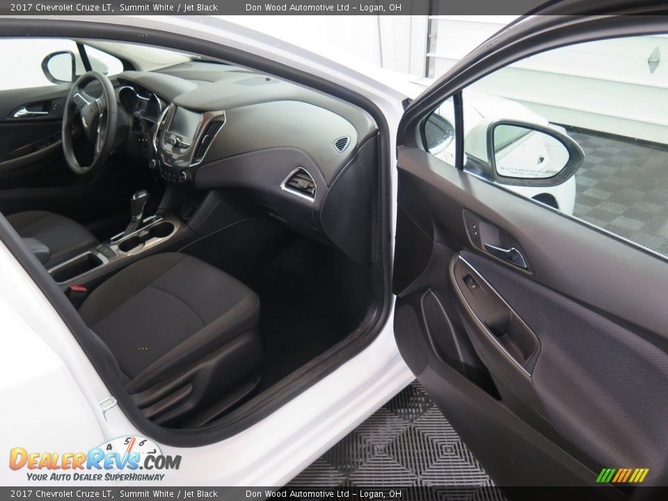 2017 Chevrolet Cruze LT Summit White / Jet Black Photo #32