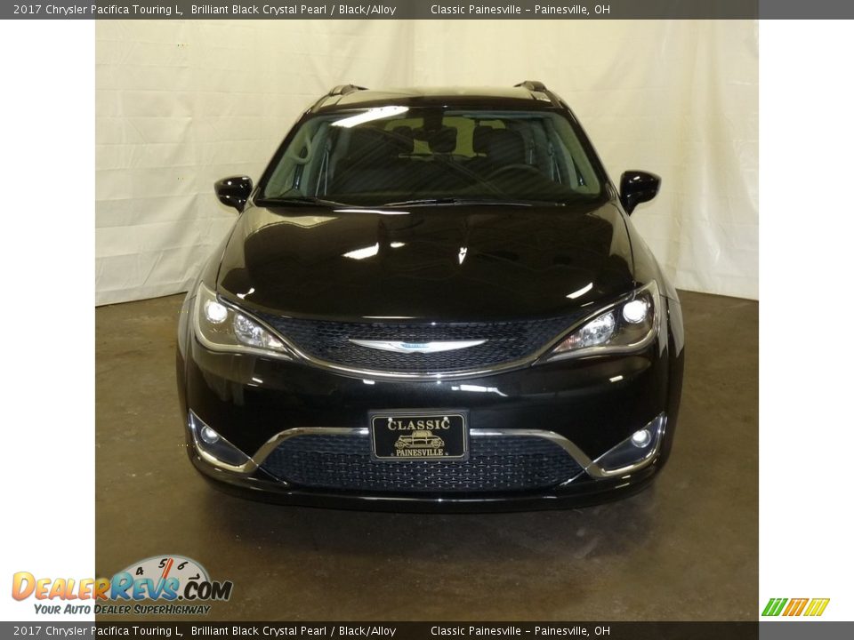 2017 Chrysler Pacifica Touring L Brilliant Black Crystal Pearl / Black/Alloy Photo #4