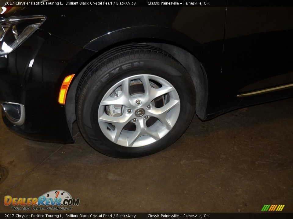 2017 Chrysler Pacifica Touring L Brilliant Black Crystal Pearl / Black/Alloy Photo #5