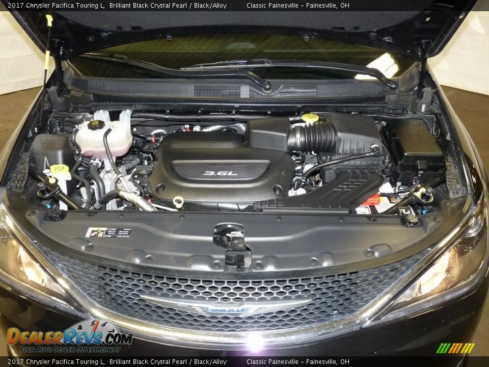 2017 Chrysler Pacifica Touring L Brilliant Black Crystal Pearl / Black/Alloy Photo #6