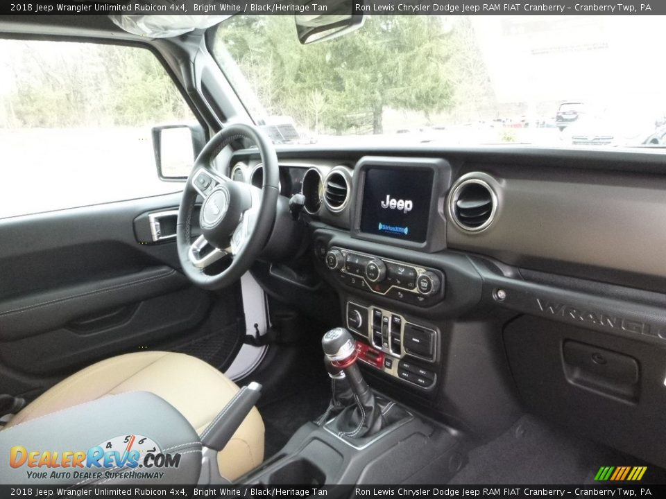 Dashboard of 2018 Jeep Wrangler Unlimited Rubicon 4x4 Photo #11