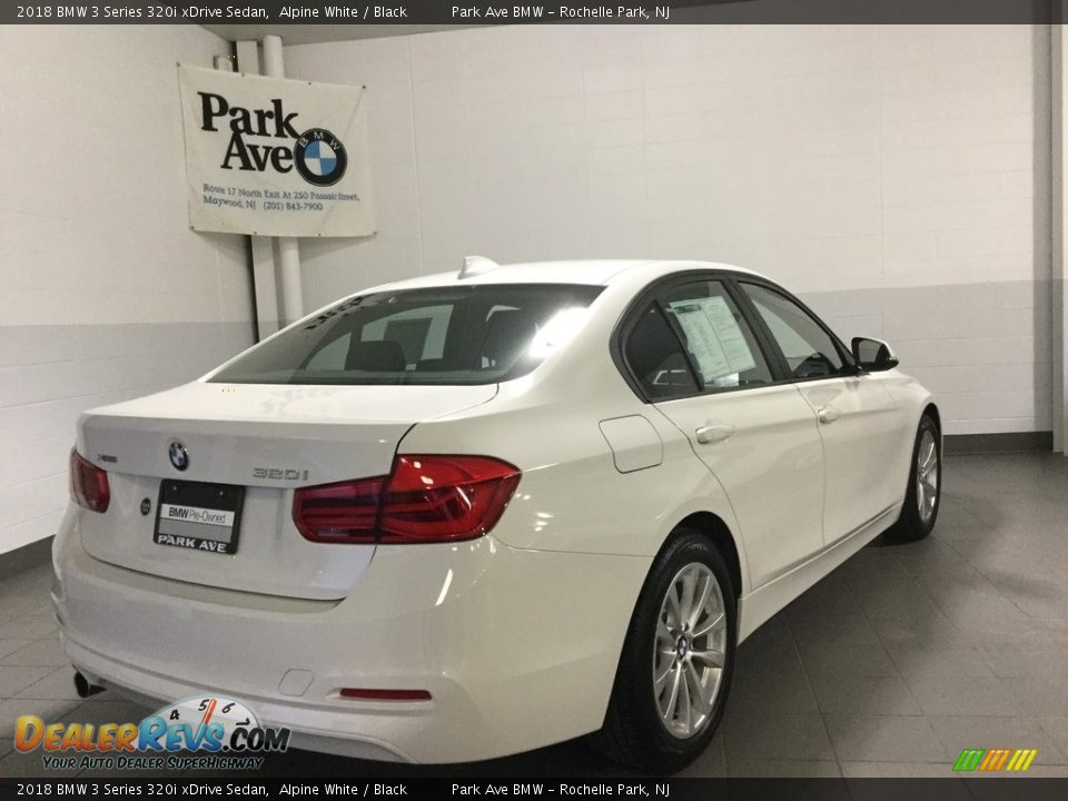 2018 BMW 3 Series 320i xDrive Sedan Alpine White / Black Photo #5