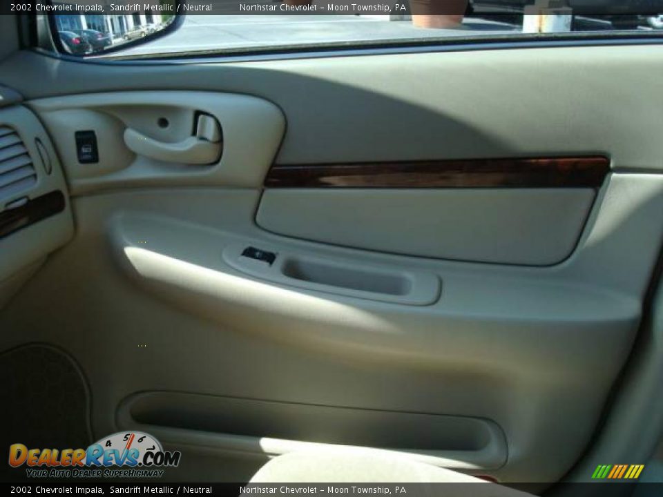 2002 Chevrolet Impala Sandrift Metallic / Neutral Photo #17