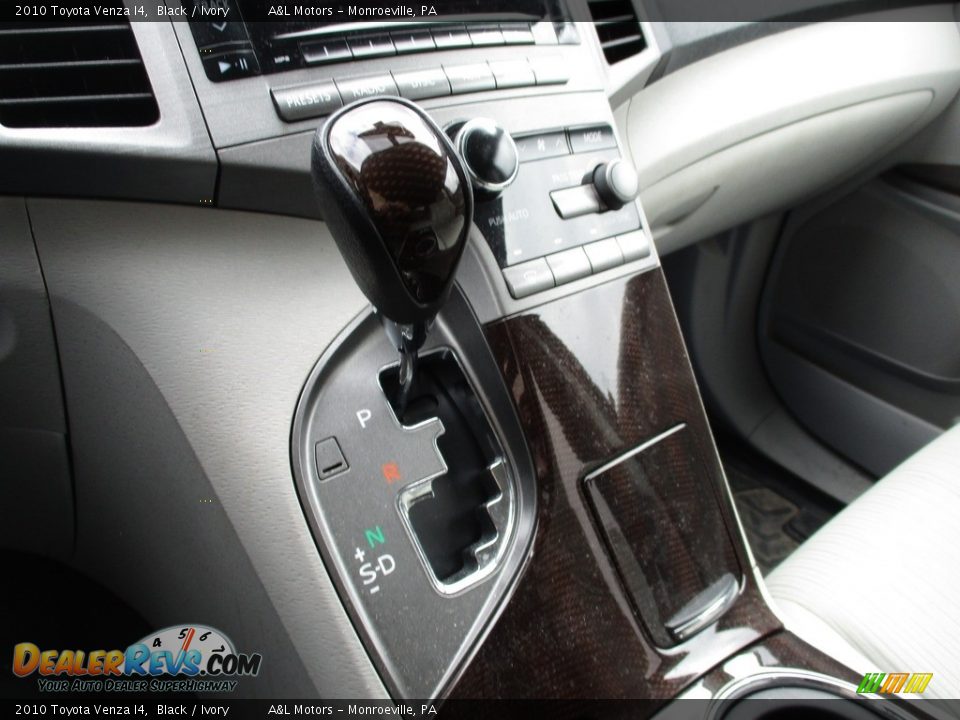 2010 Toyota Venza I4 Black / Ivory Photo #14