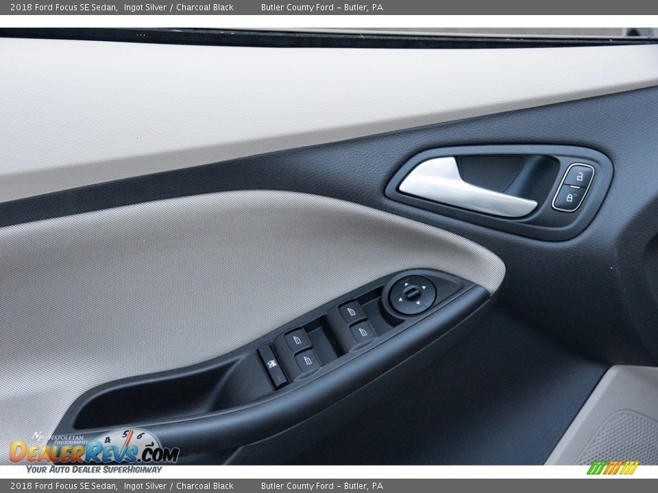 2018 Ford Focus SE Sedan Ingot Silver / Charcoal Black Photo #6