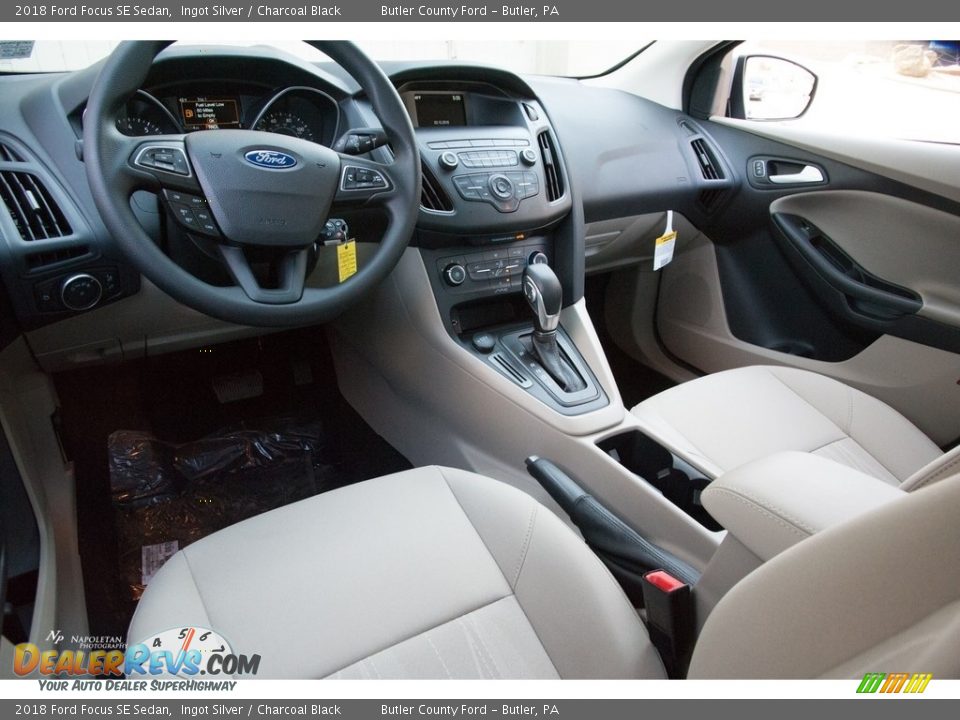 2018 Ford Focus SE Sedan Ingot Silver / Charcoal Black Photo #11