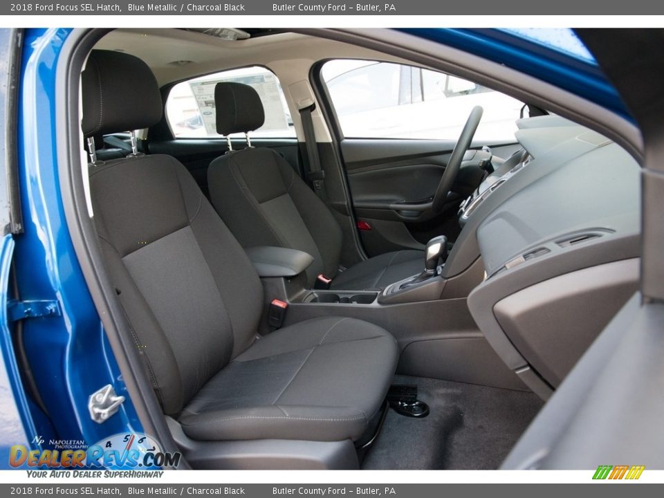 2018 Ford Focus SEL Hatch Blue Metallic / Charcoal Black Photo #11