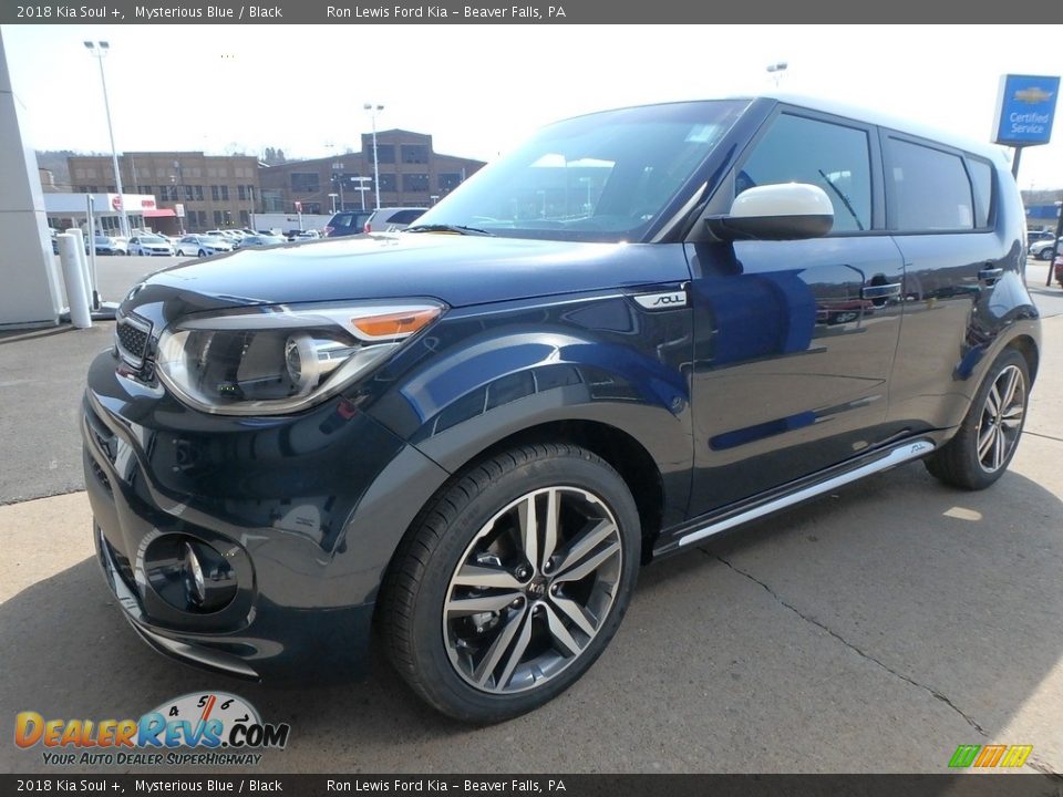 Front 3/4 View of 2018 Kia Soul + Photo #8