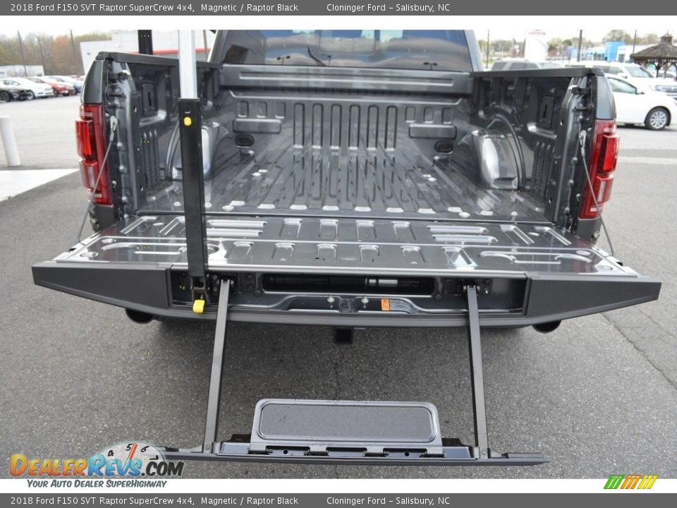 2018 Ford F150 SVT Raptor SuperCrew 4x4 Magnetic / Raptor Black Photo #6