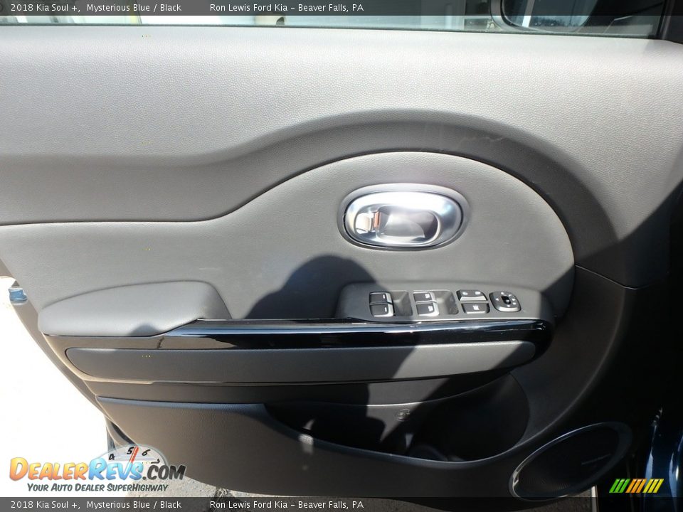 Door Panel of 2018 Kia Soul + Photo #14