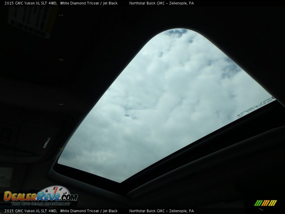 2015 GMC Yukon XL SLT 4WD White Diamond Tricoat / Jet Black Photo #24