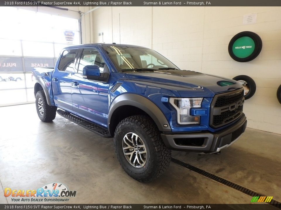 Front 3/4 View of 2018 Ford F150 SVT Raptor SuperCrew 4x4 Photo #1