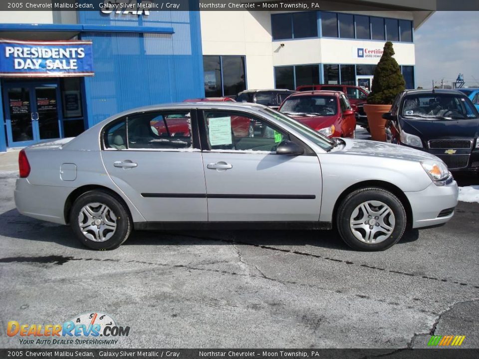 2005 Chevrolet Malibu Sedan Galaxy Silver Metallic / Gray Photo #2