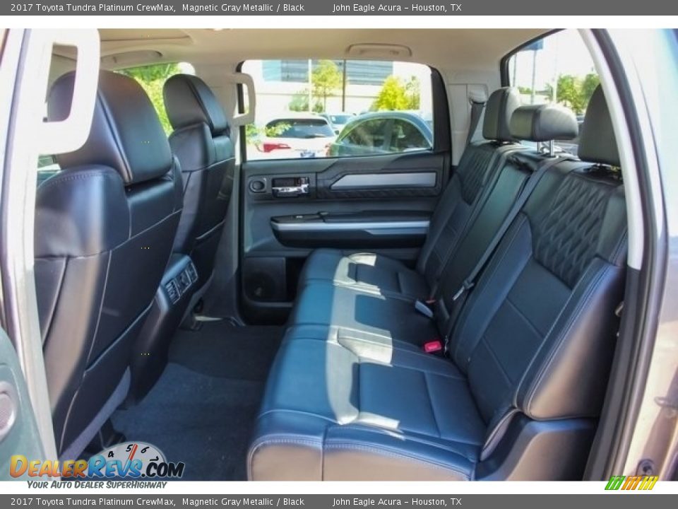 2017 Toyota Tundra Platinum CrewMax Magnetic Gray Metallic / Black Photo #18