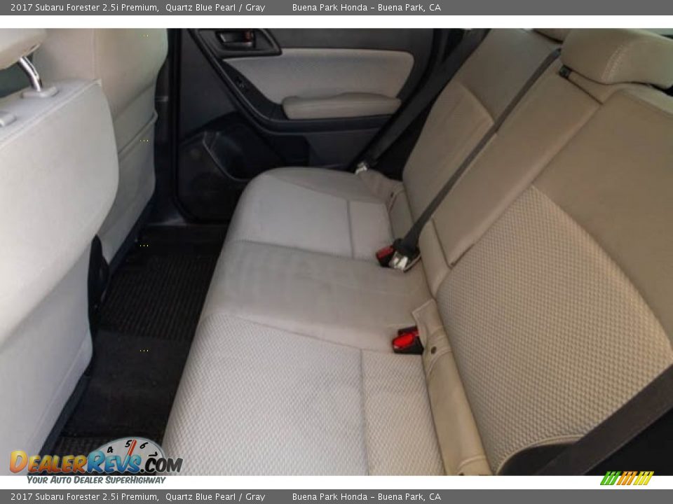 2017 Subaru Forester 2.5i Premium Quartz Blue Pearl / Gray Photo #4