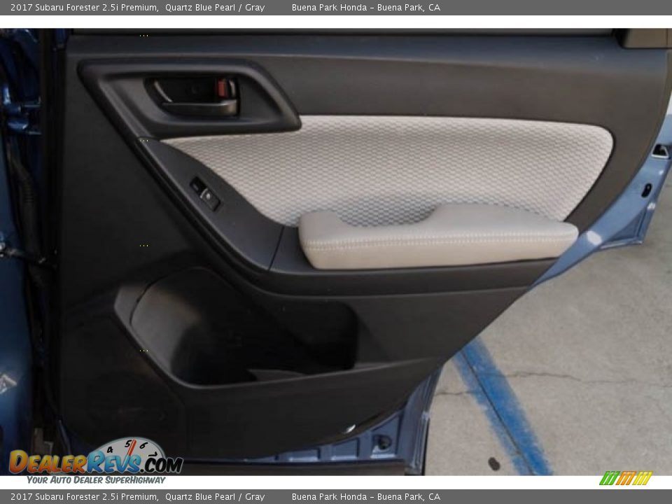 2017 Subaru Forester 2.5i Premium Quartz Blue Pearl / Gray Photo #30