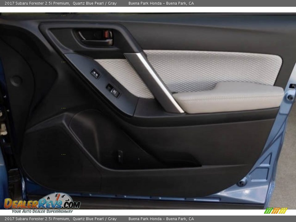 2017 Subaru Forester 2.5i Premium Quartz Blue Pearl / Gray Photo #31