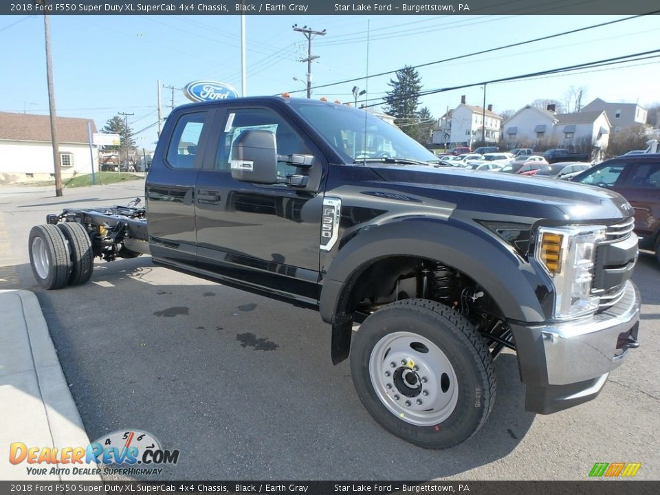 Front 3/4 View of 2018 Ford F550 Super Duty XL SuperCab 4x4 Chassis Photo #3