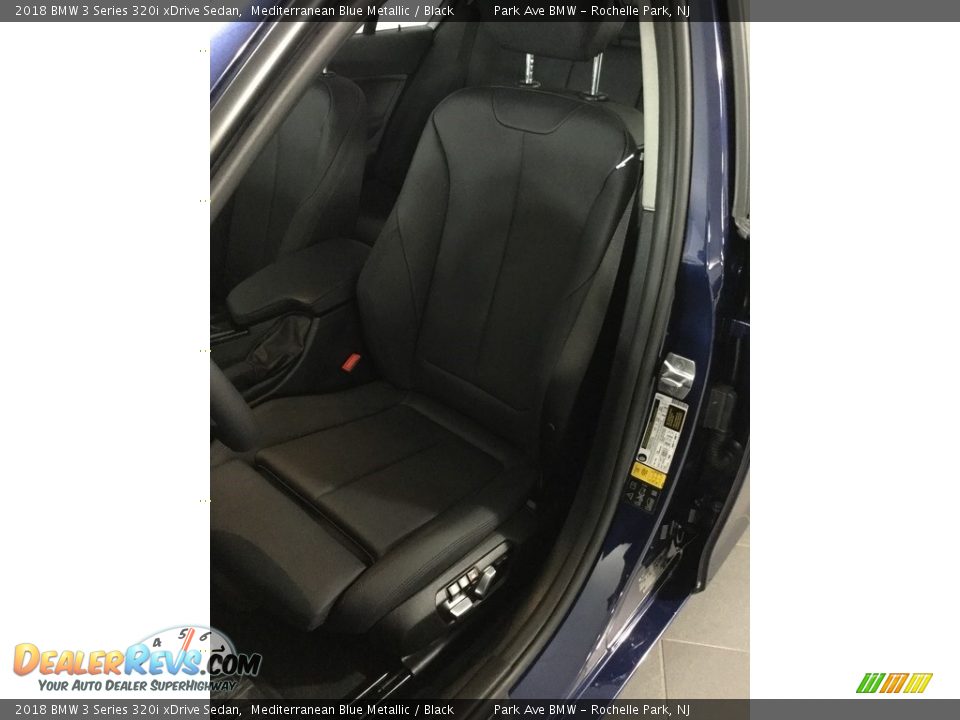 2018 BMW 3 Series 320i xDrive Sedan Mediterranean Blue Metallic / Black Photo #10