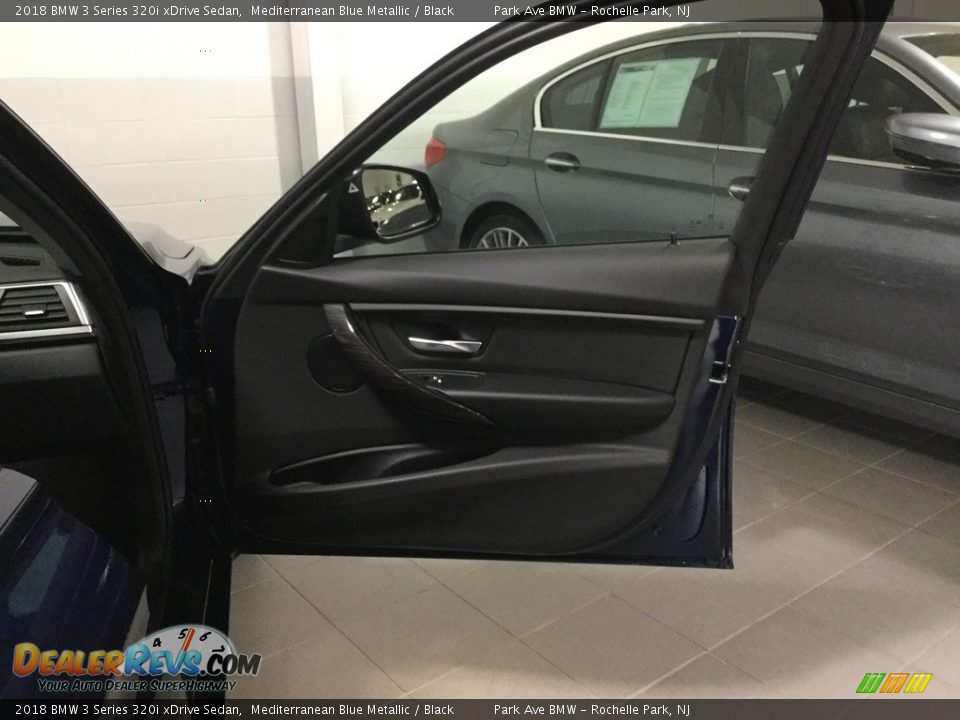 2018 BMW 3 Series 320i xDrive Sedan Mediterranean Blue Metallic / Black Photo #15