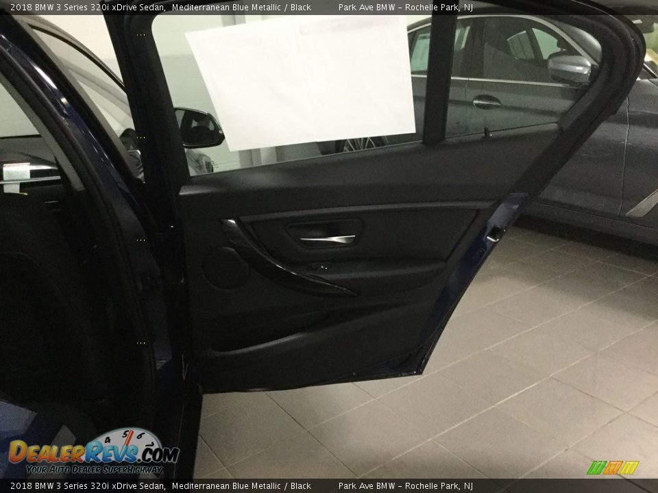 2018 BMW 3 Series 320i xDrive Sedan Mediterranean Blue Metallic / Black Photo #18