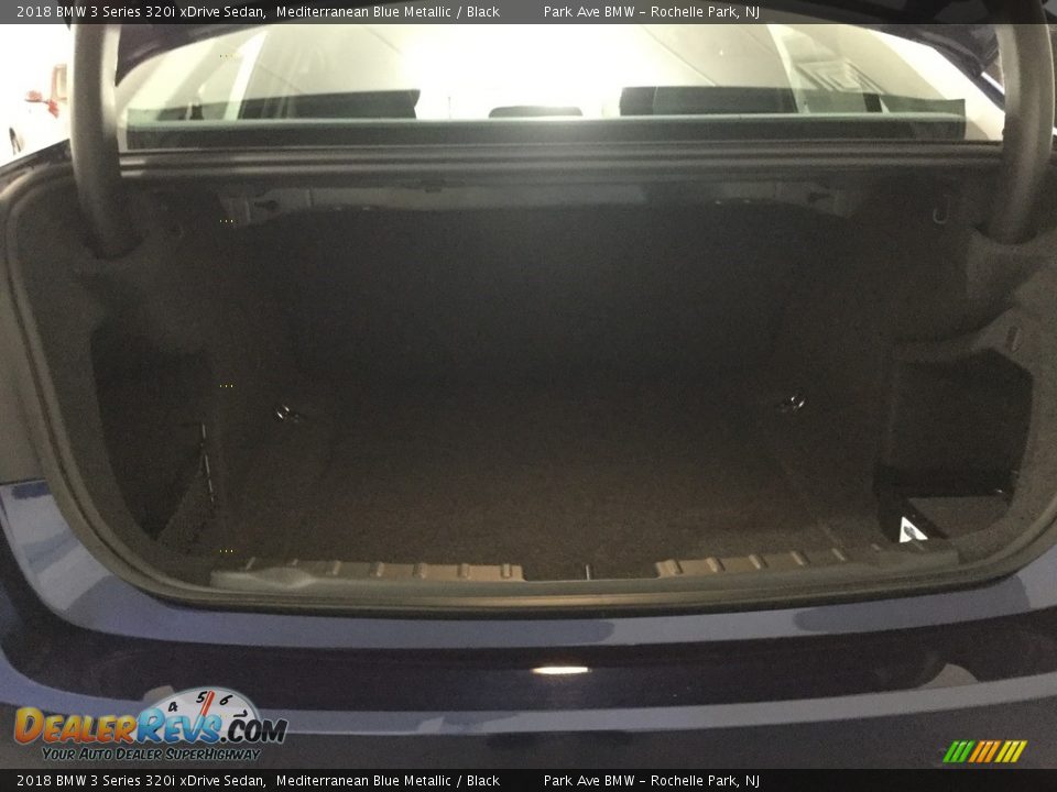 2018 BMW 3 Series 320i xDrive Sedan Mediterranean Blue Metallic / Black Photo #28