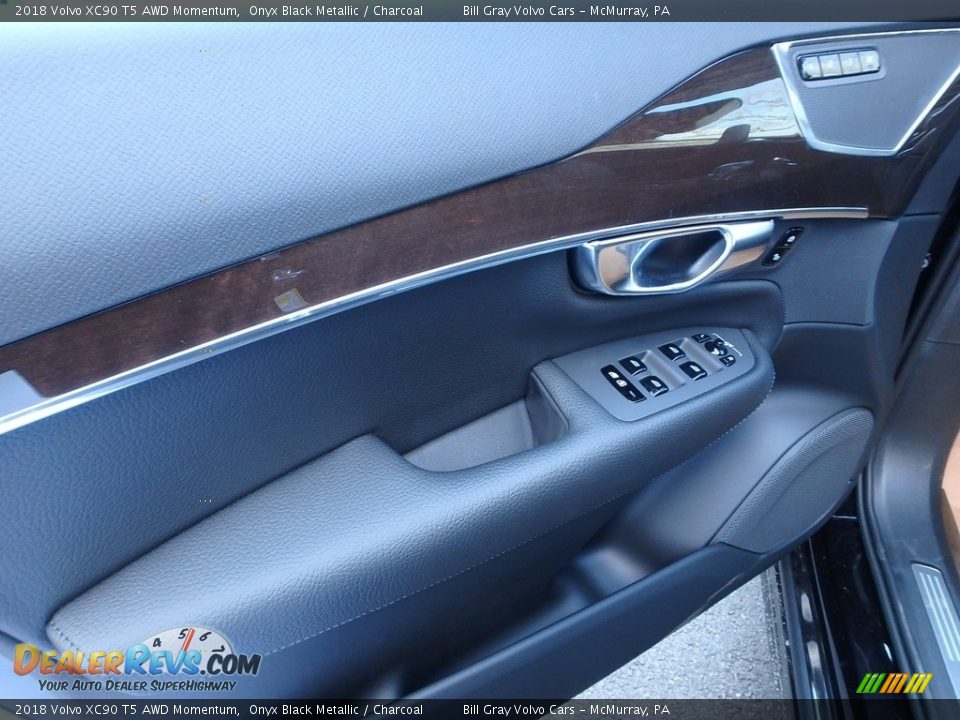 2018 Volvo XC90 T5 AWD Momentum Onyx Black Metallic / Charcoal Photo #11