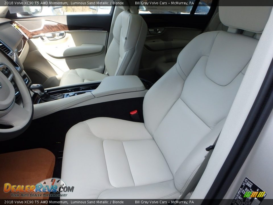 Front Seat of 2018 Volvo XC90 T5 AWD Momentum Photo #7