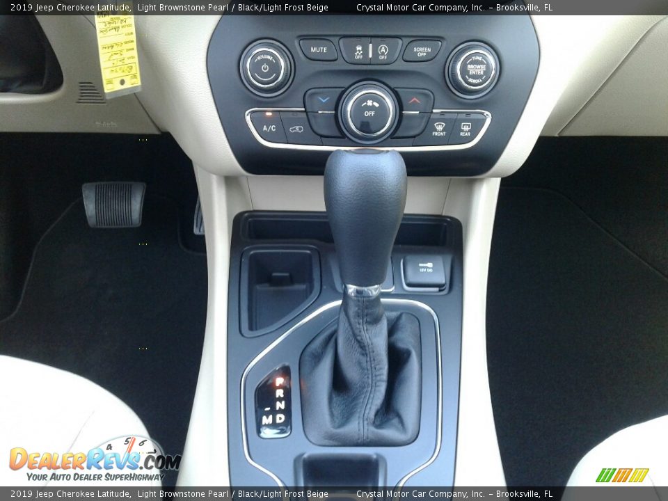 2019 Jeep Cherokee Latitude Light Brownstone Pearl / Black/Light Frost Beige Photo #16
