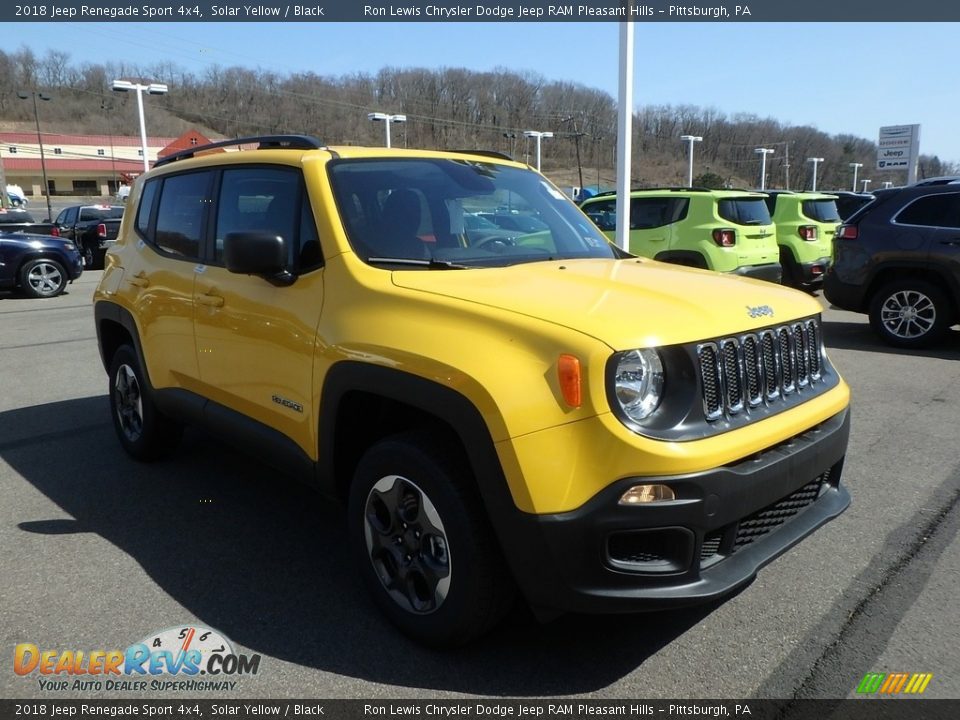 Front 3/4 View of 2018 Jeep Renegade Sport 4x4 Photo #7