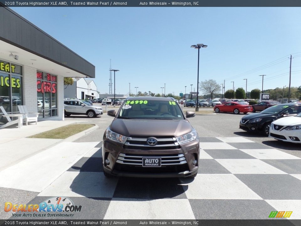 2018 Toyota Highlander XLE AWD Toasted Walnut Pearl / Almond Photo #2