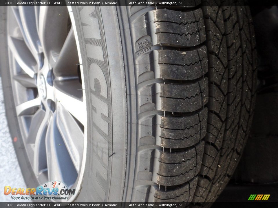 2018 Toyota Highlander XLE AWD Toasted Walnut Pearl / Almond Photo #8