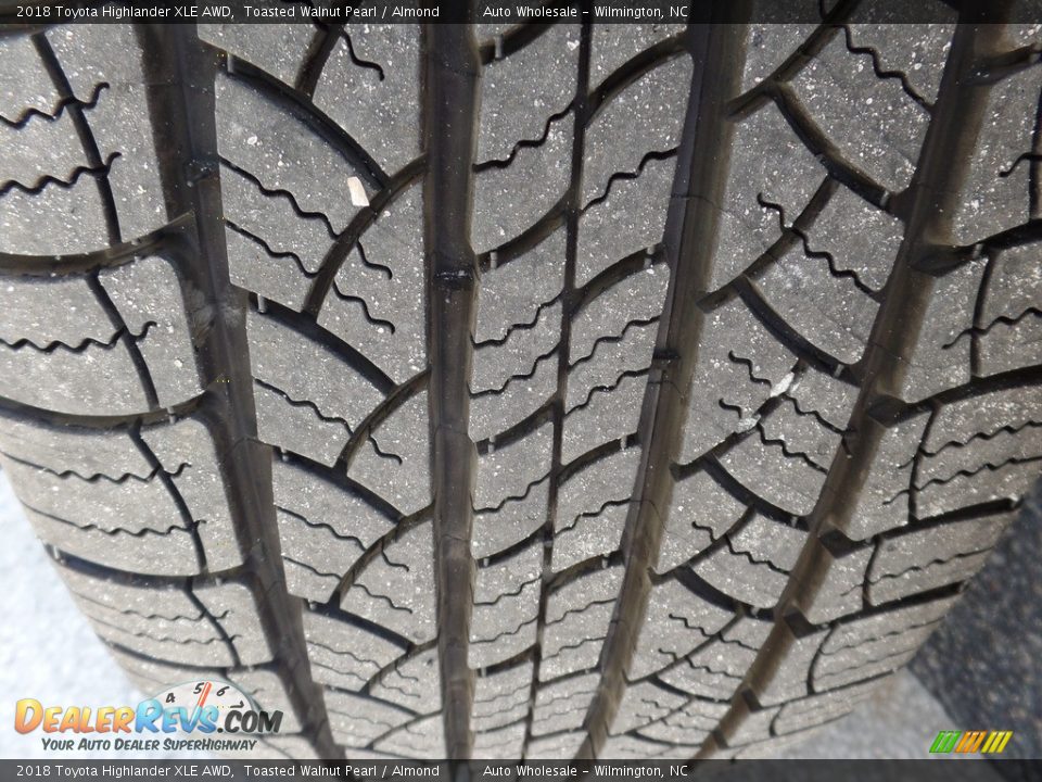 2018 Toyota Highlander XLE AWD Toasted Walnut Pearl / Almond Photo #9