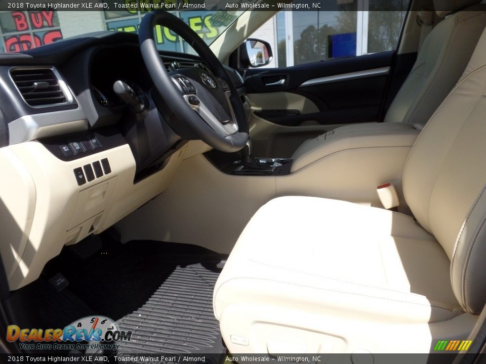 2018 Toyota Highlander XLE AWD Toasted Walnut Pearl / Almond Photo #10