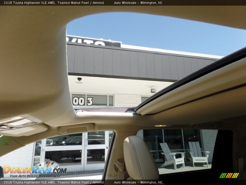 2018 Toyota Highlander XLE AWD Toasted Walnut Pearl / Almond Photo #11