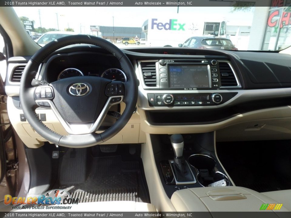 2018 Toyota Highlander XLE AWD Toasted Walnut Pearl / Almond Photo #15