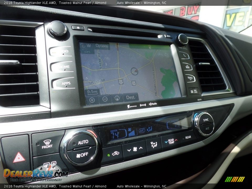 2018 Toyota Highlander XLE AWD Toasted Walnut Pearl / Almond Photo #17