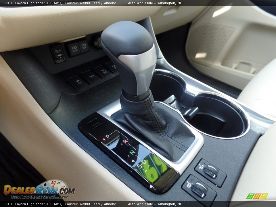 2018 Toyota Highlander XLE AWD Toasted Walnut Pearl / Almond Photo #19