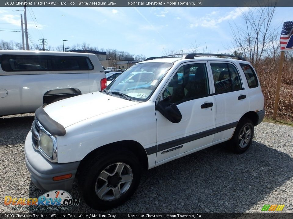 2003 Chevrolet Tracker 4WD Hard Top White / Medium Gray Photo #1