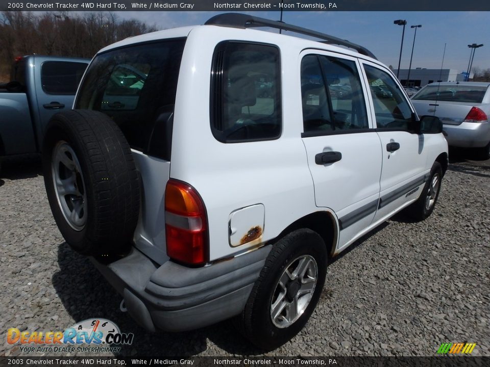 2003 Chevrolet Tracker 4WD Hard Top White / Medium Gray Photo #4