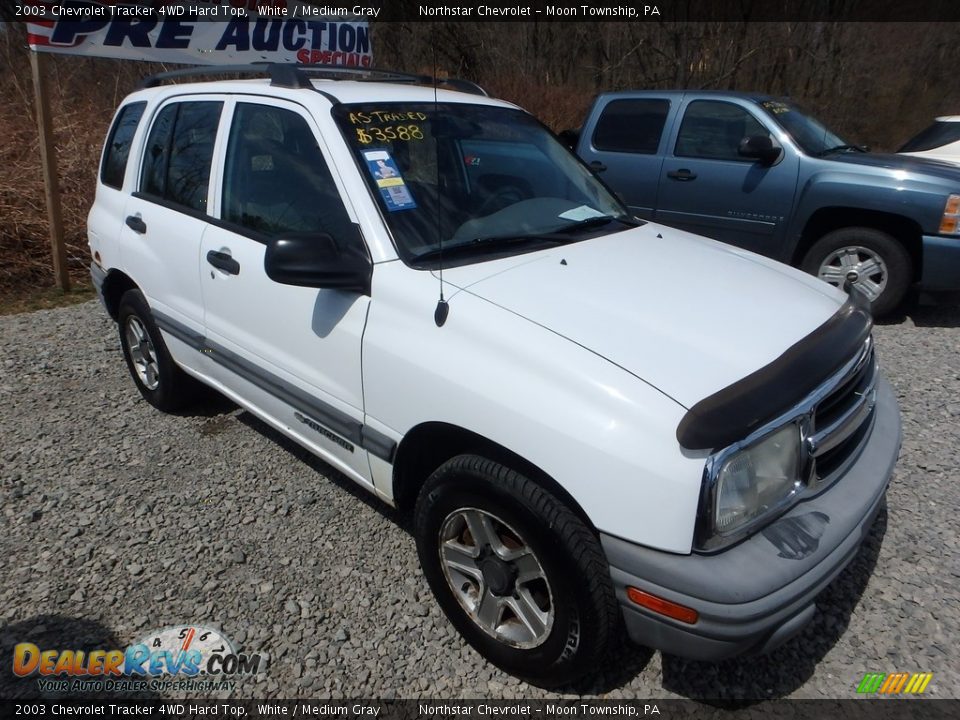 2003 Chevrolet Tracker 4WD Hard Top White / Medium Gray Photo #5