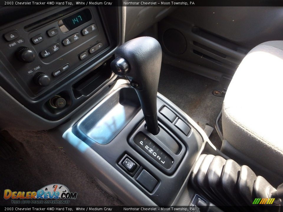 2003 Chevrolet Tracker 4WD Hard Top White / Medium Gray Photo #12